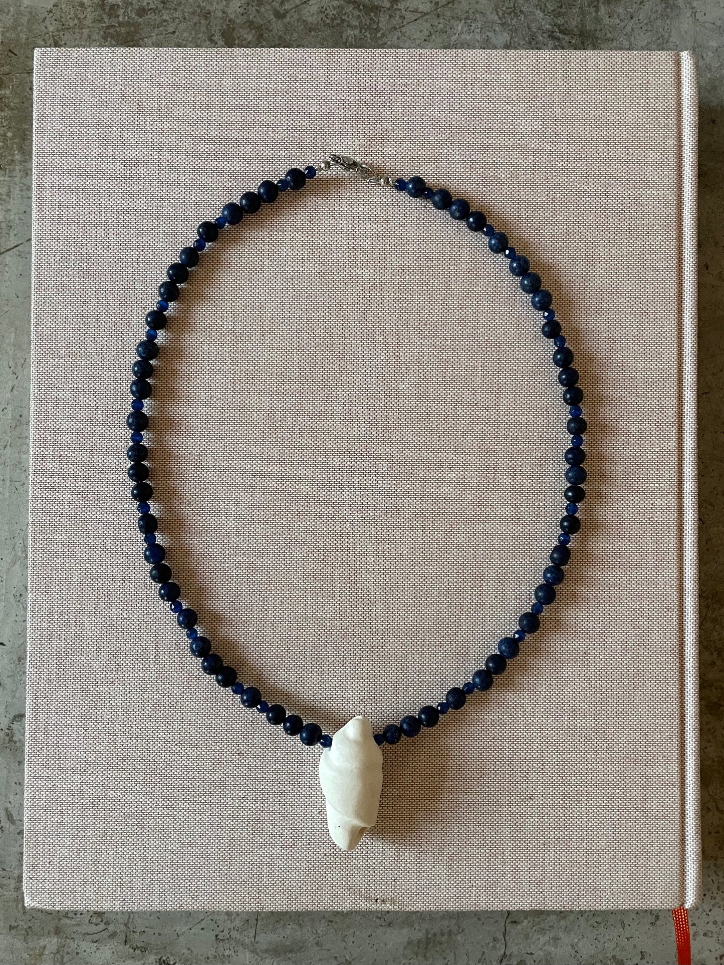 Ultramar collar